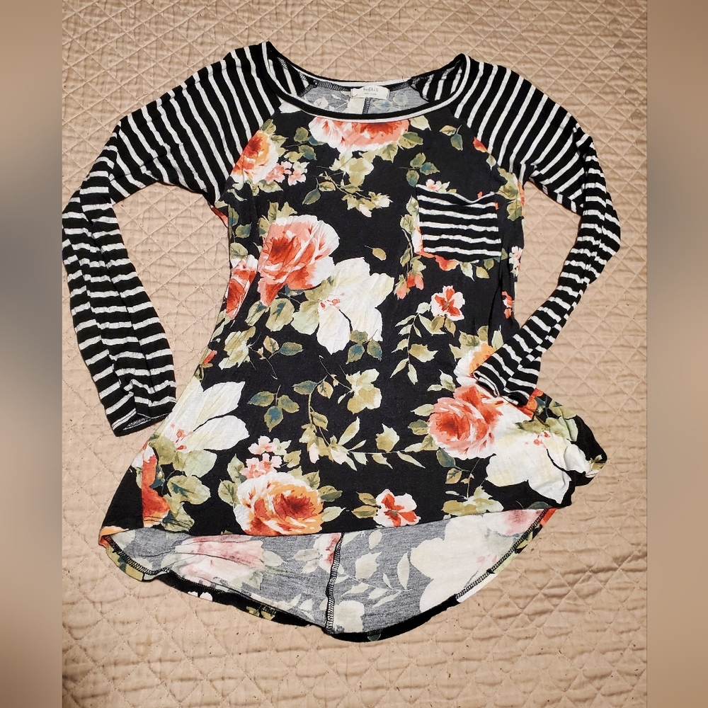 Super soft raglan style stripe/floral top xl